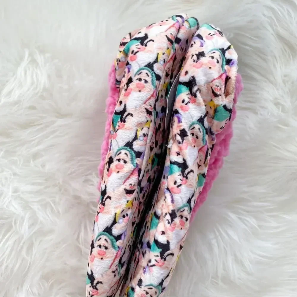 Disney Snow White & The Seven Dwarves Slipper Socks 💎
